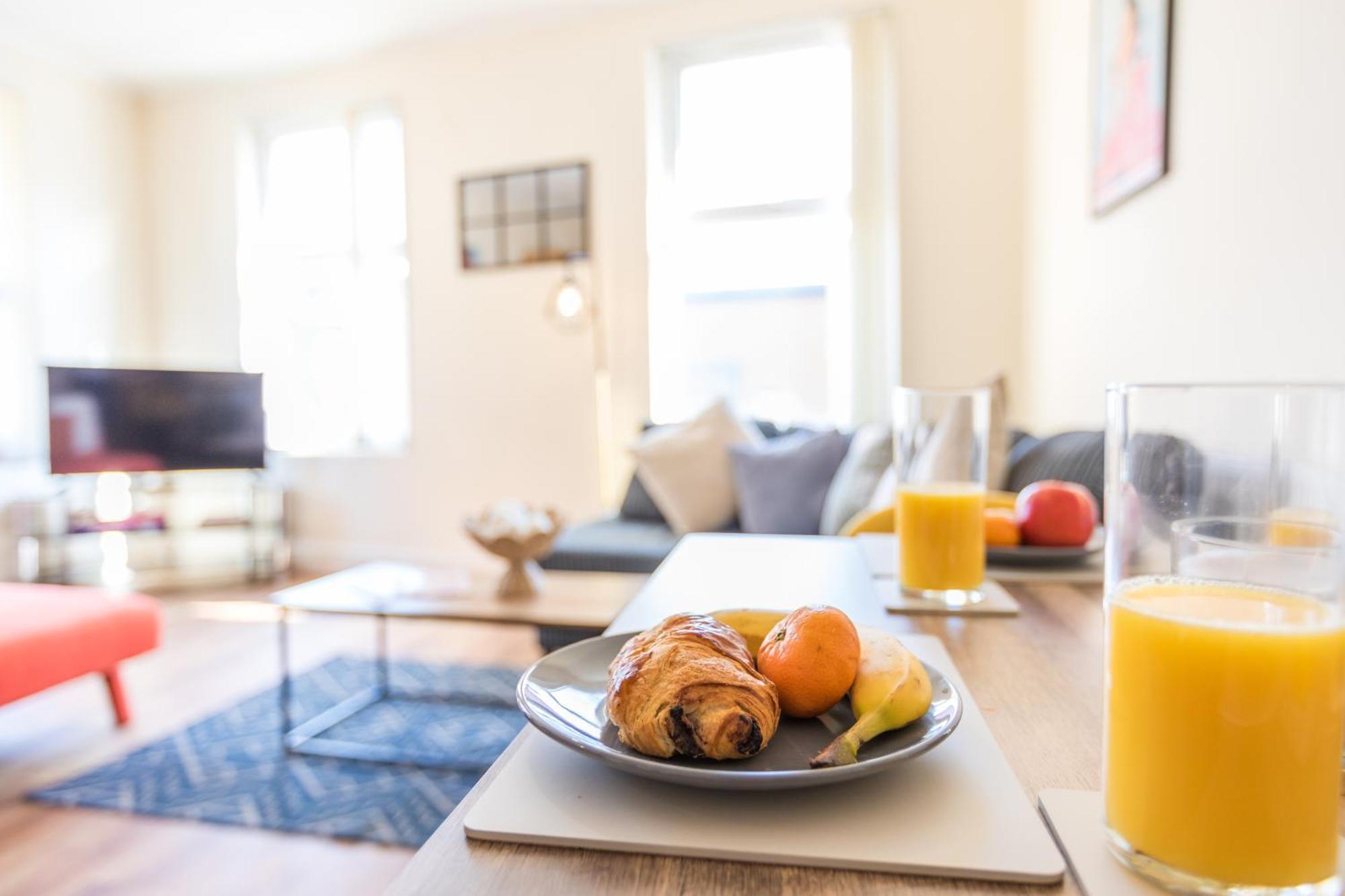 4 Bed, 2 Bath House, Long Term Savings, Contractors, Big Groups, Free Parking! Liverpool